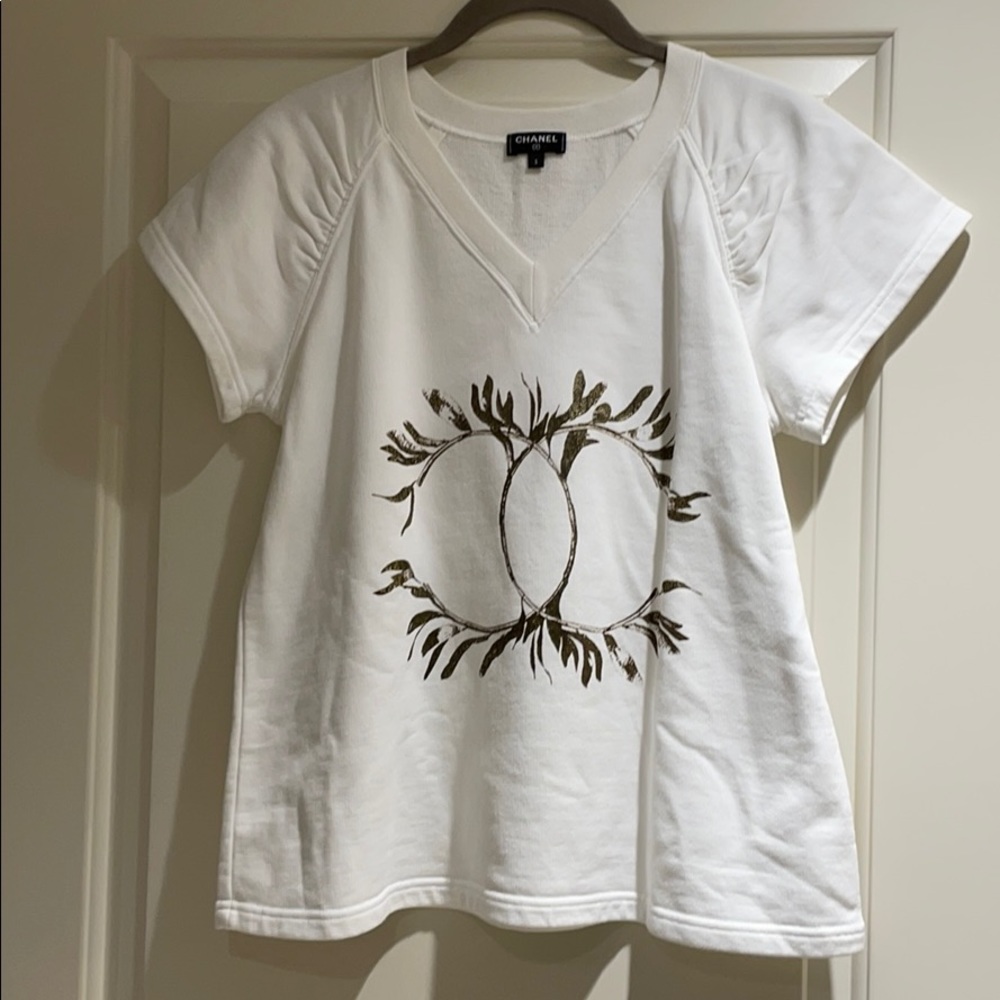 White shirt sleeved sweatshirt
